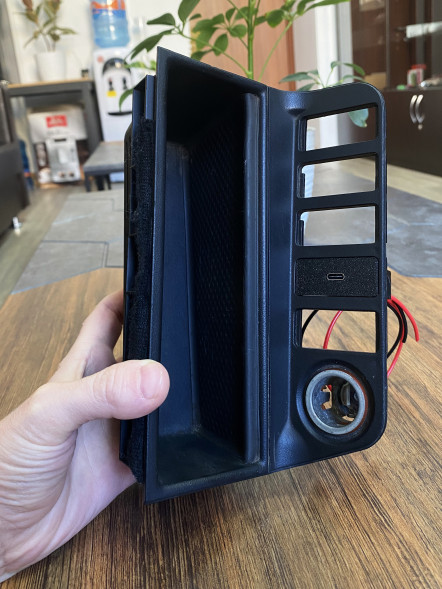 Блок зарядки USB-C 65W для BMW E36 в Череповце
