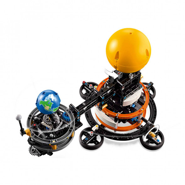 Конструктор LEGO Technic 42179 Планета Земля и Луна на орбите в Череповце