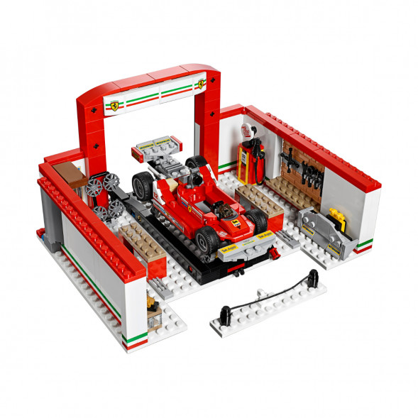 Конструктор LEGO Speed Champions 75889 Гараж Ferrari в Череповце